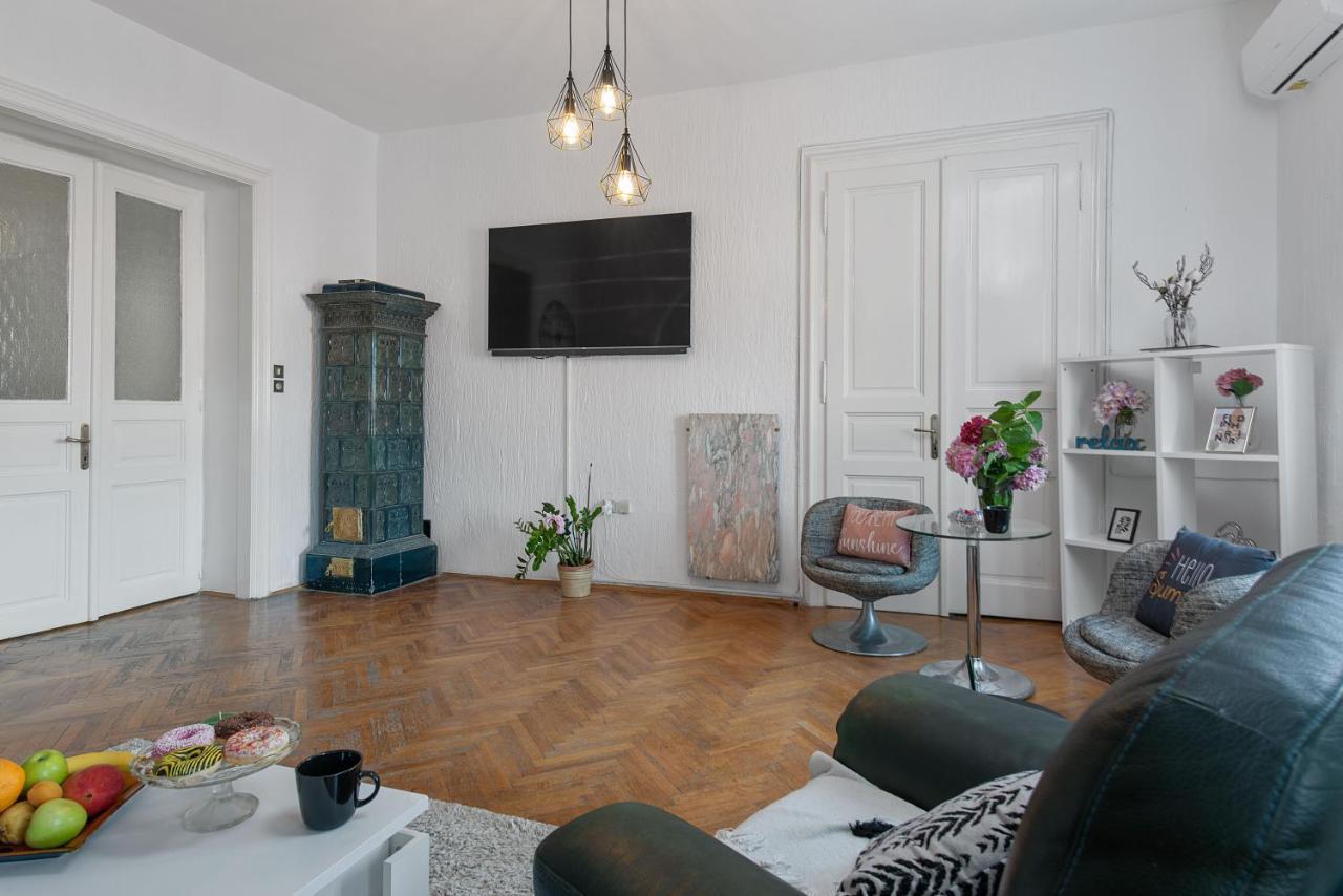 The Grand Mansion Residence On La Guardia Rijeka Luaran gambar