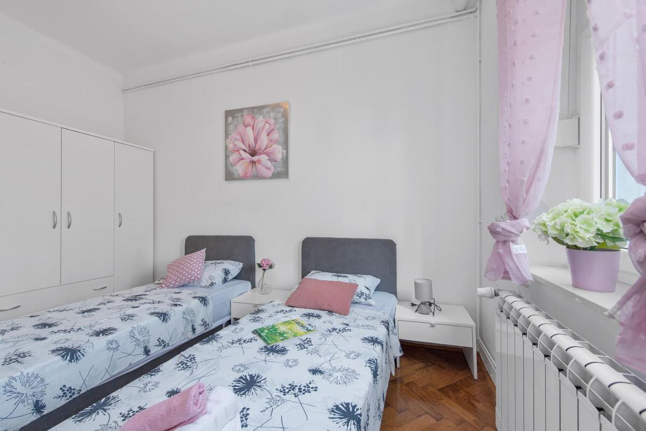 The Grand Mansion Residence On La Guardia Rijeka Luaran gambar