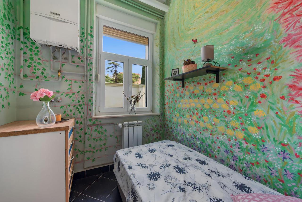 The Grand Mansion Residence On La Guardia Rijeka Luaran gambar