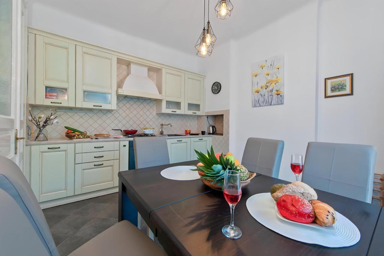 The Grand Mansion Residence On La Guardia Rijeka Luaran gambar